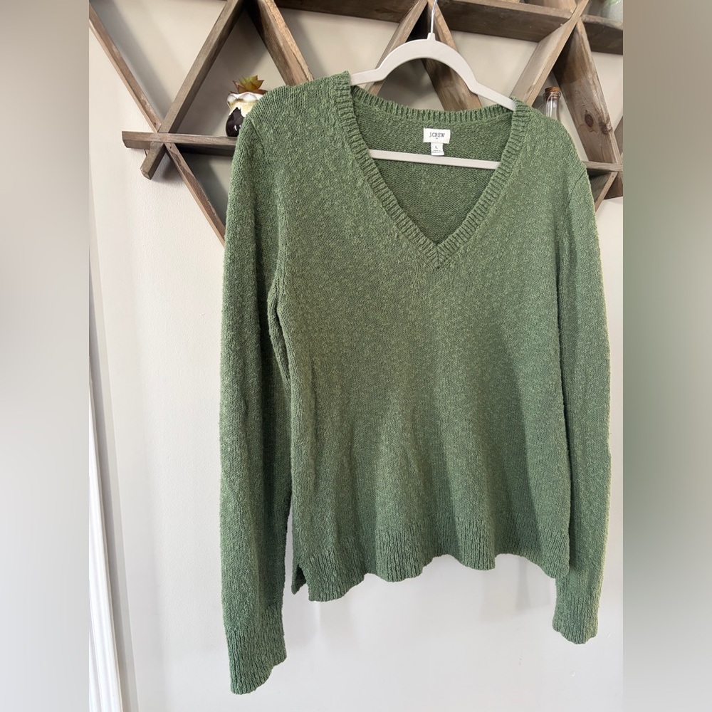J.Crew V-neck slub sweater in green. Like new. Women’s size large. - Picture 3 of 5